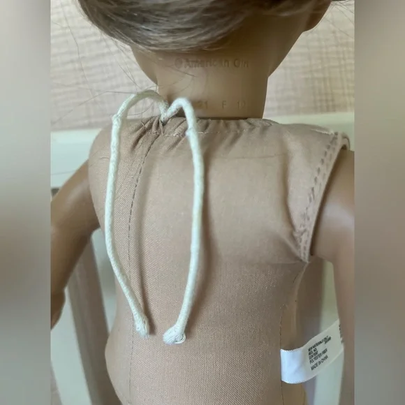 American Girl Doll 2011 with Brown Hair & Blue Eyes TM #39? - Picture 4 of 12